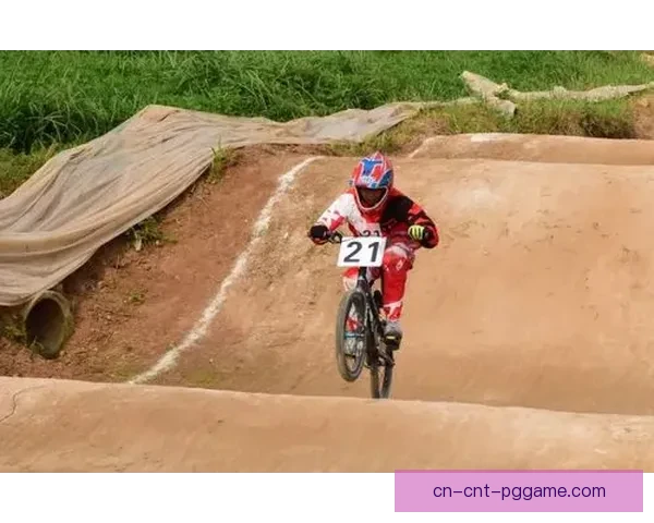 BMX杯赛：酣畅竞技，疾速飞驰